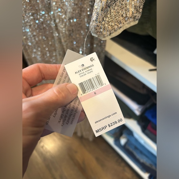 NWT Alex Evenings Sequin 3/4 Sleeve Column Back Split Gown Dress Sz 6 - Picture 6 of 6